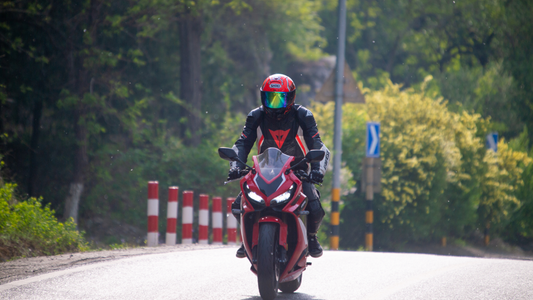 Exploring the History of Motorcycle Gear: From Leather to High-Tech Fabrics